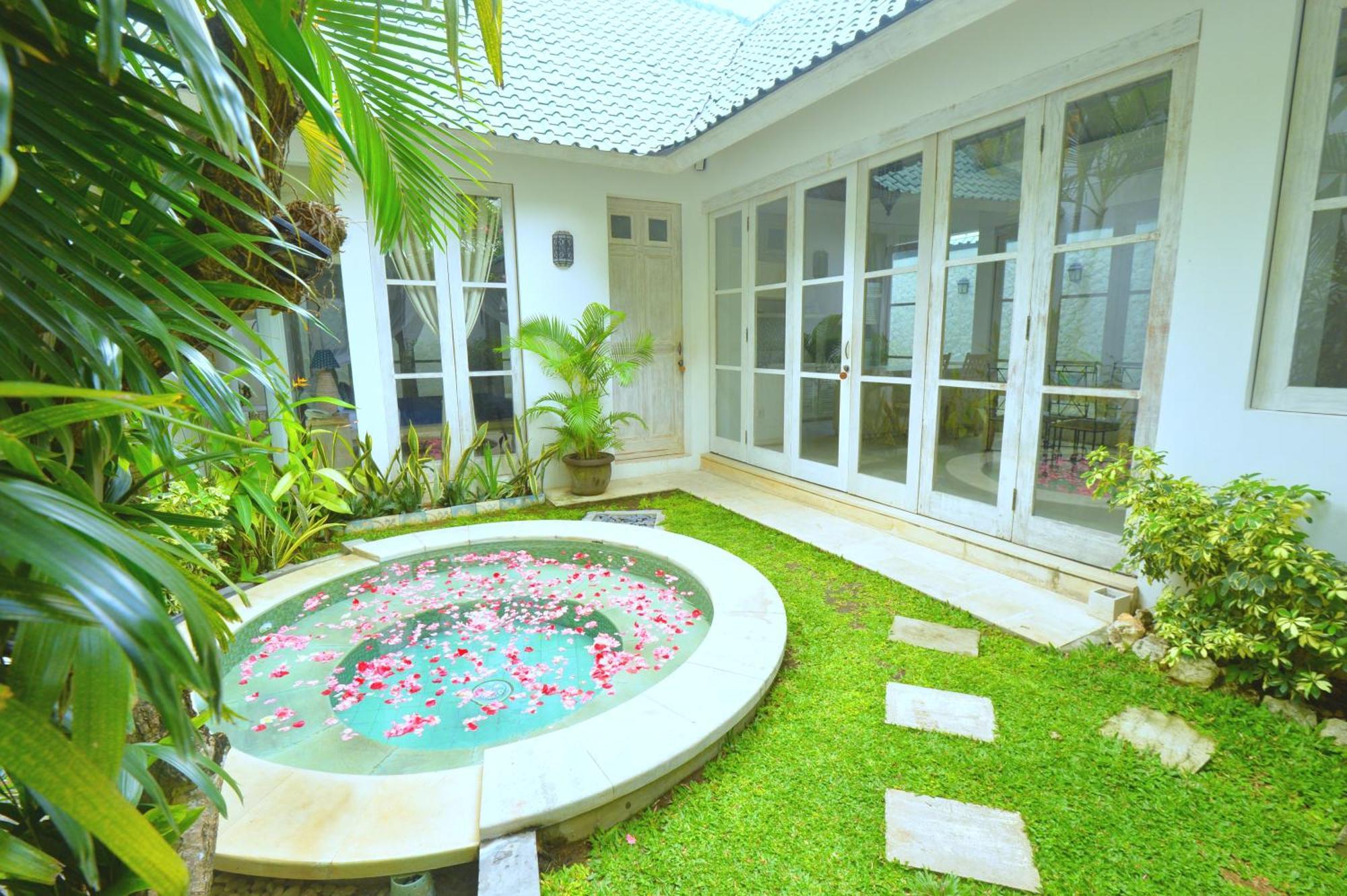Artemis Villa Hotel Seminyak Kültér fotó